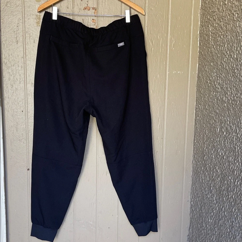 Figs Tansen Men's Jogger Scrub Pants in dark harbor size L short